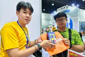 STKC ออกบูธจัดแสดงชิ้นงานชุด ตารางธาตุ ในรูปแบบ AR card สร้า ... Image 93